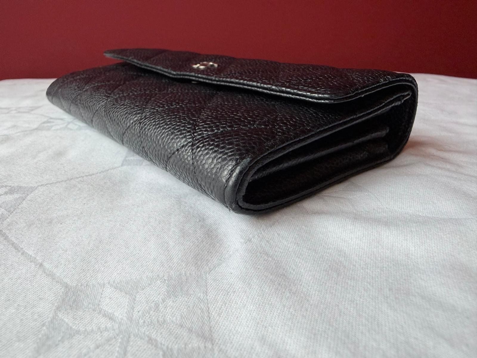 Chanel Portefeuilles: Chanel Portmonee, Kaviarleder mit silberner Hardware – D'occasion à Oberarth par SSS. 7