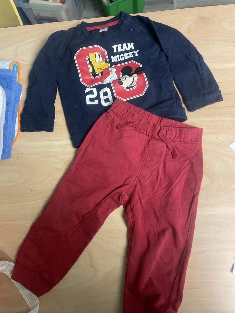 C&A Pigiama & Simili: Mickey C&A Sweat Trainer Gr.92 – Usato da Obergerlafingen venduto da cabo4