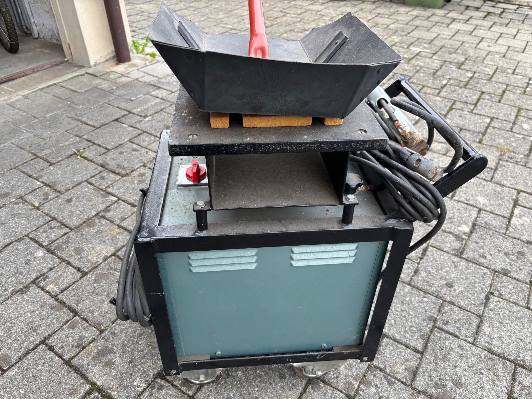 Saldatori: Elektrodenschweissgerät Marke Eigenbau. – Usato da Aarberg venduto da Welcome64 2