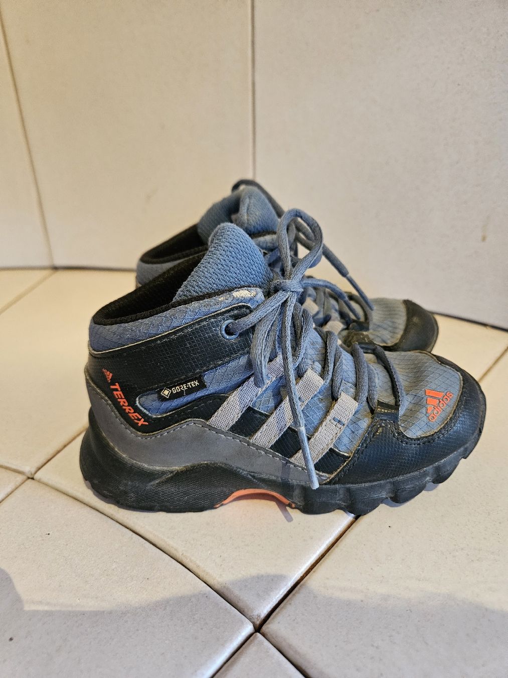 Adidas Scarpe per ragazzi: adidas treckingschuhe terrex 25 – Usato da Ermensee venduto da cristi89 1