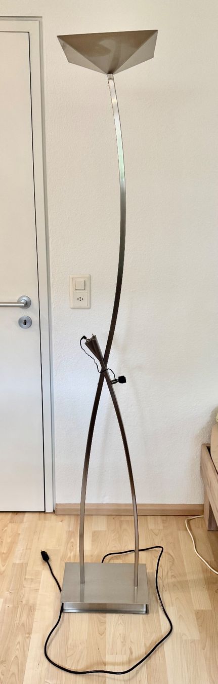 Lampade: Stehlampe Halogen, silbrig, dimmbar, – Usato da Uster venduto da kog1988