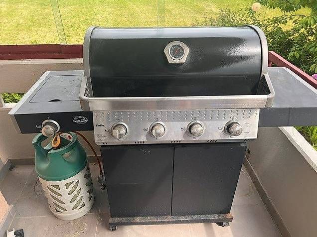 Griglie: 4-Brenner Gasgrill mit Seitenkocher – Usato da Dielsdorf venduto da Zoebi03