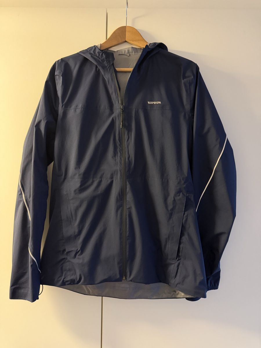 Decathlon Giacche: Kiprun wasserdichte Trail Running Jacke – Usato da Ennetbaden venduto da miboo