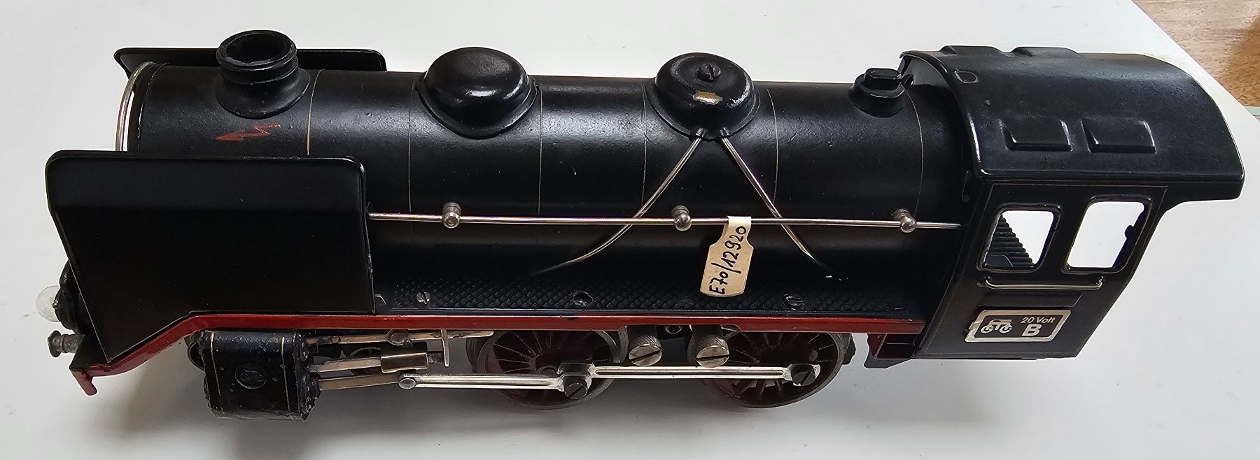 Märklin Modelleisenbahnen: Märklin E70/12920 mit Tender 929/0 schwarz – Gebraucht aus Balsthal von mil_js2d