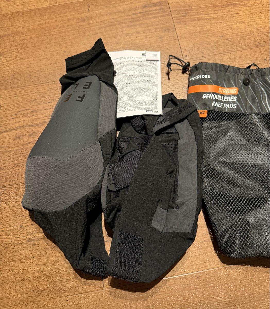 Decathlon Protezioni & Imbottiture: Knie- und Schienbeinschoner – Nuovo e nell'imballaggio originale da Dietlikon venduto da Fluschi 1