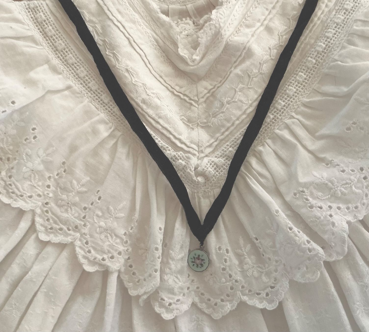 Puppen: ANTIKER PUPPEN SCHMUCK MIT SCHACHTELCHEN – Gebraucht aus Zell LU von Silvermemory 6