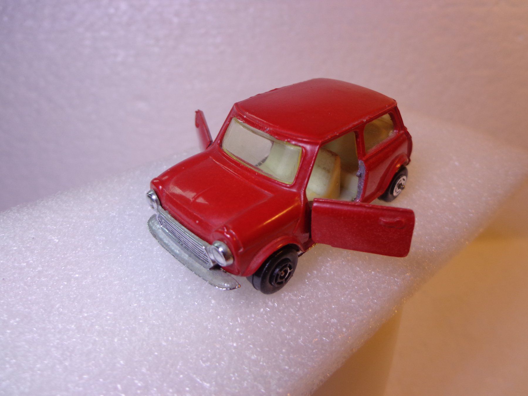 Modellini d'auto: Mini Modelle, Modellautos 10 Stück – Usato da Hinterkappelen venduto da Roku5 8
