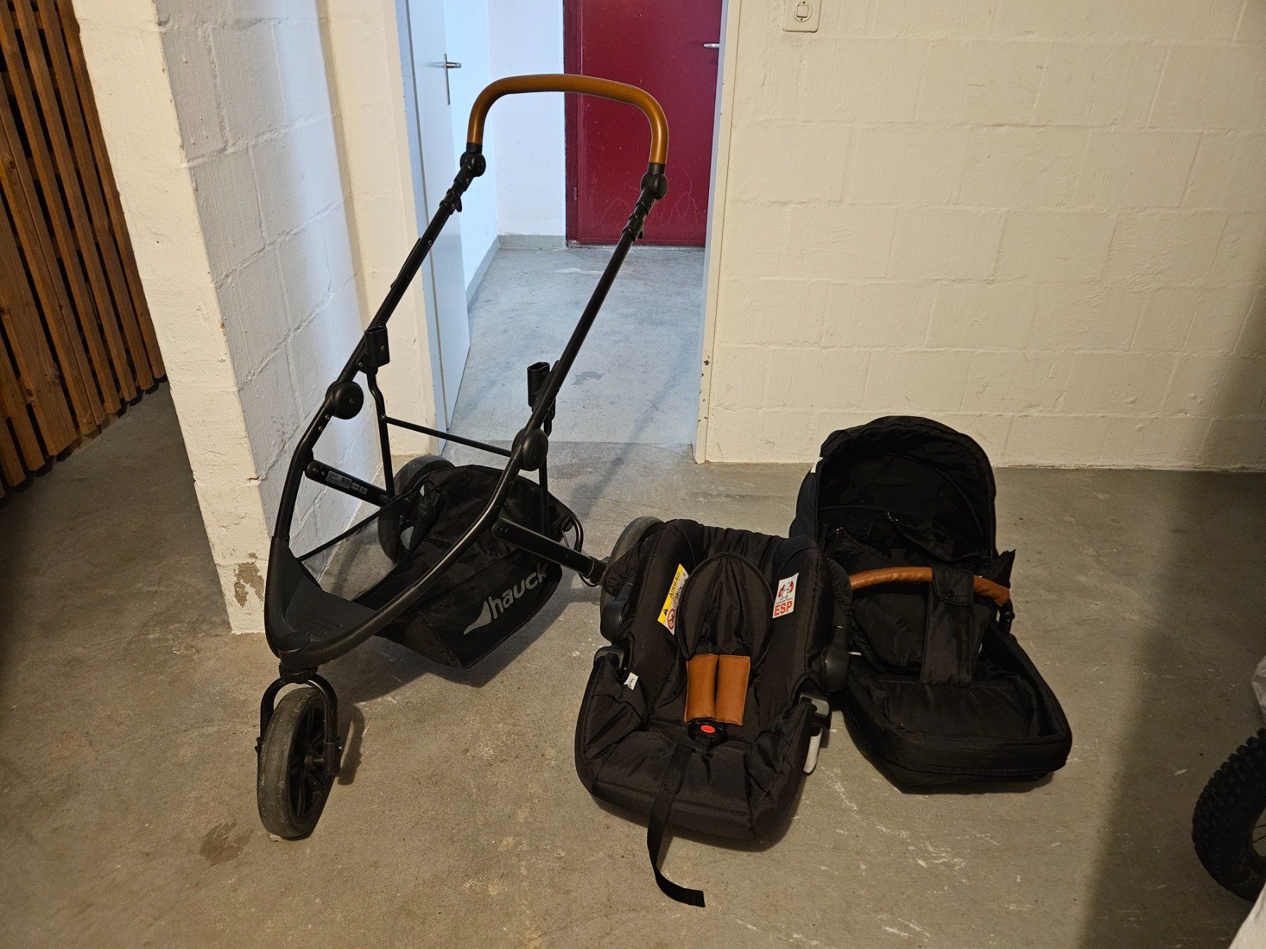 Hauck Pacific 3 Shop'n Drive Kinderwagen + Babyschale (Gebraucht) in Zrich  fr CHF 60  nur Abholung auf Ricardo kaufen
