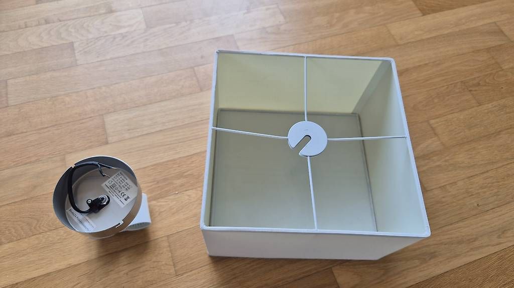 Lampadari & plafoniere: Weisse, viereckige Deckenlampe, 30x30cm – Usato da Sevelen venduto da SSinaWWieland 2