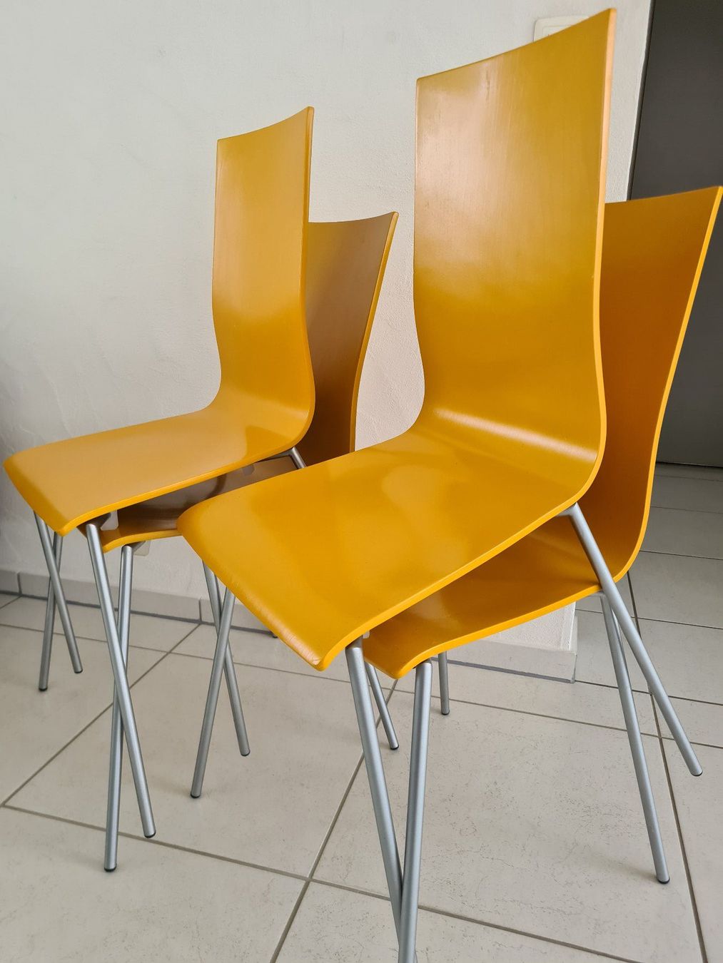 Sedie: 4 Stühle, lackiertes Holz – Usato da Obernau venduto da countdown 5