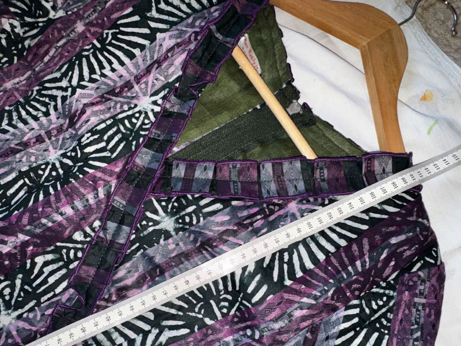 Vestiti: Robe VINTAGE imprimée violette et verte taille 12 – Usato da Ovronnaz venduto da Etagne68 6