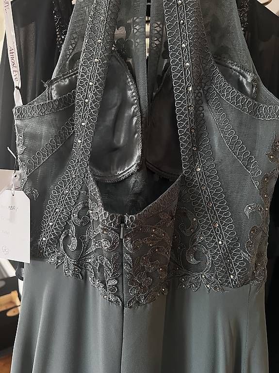 Vestiti: Abendkleid  – Usato da Winterthur venduto da Anjarys 3