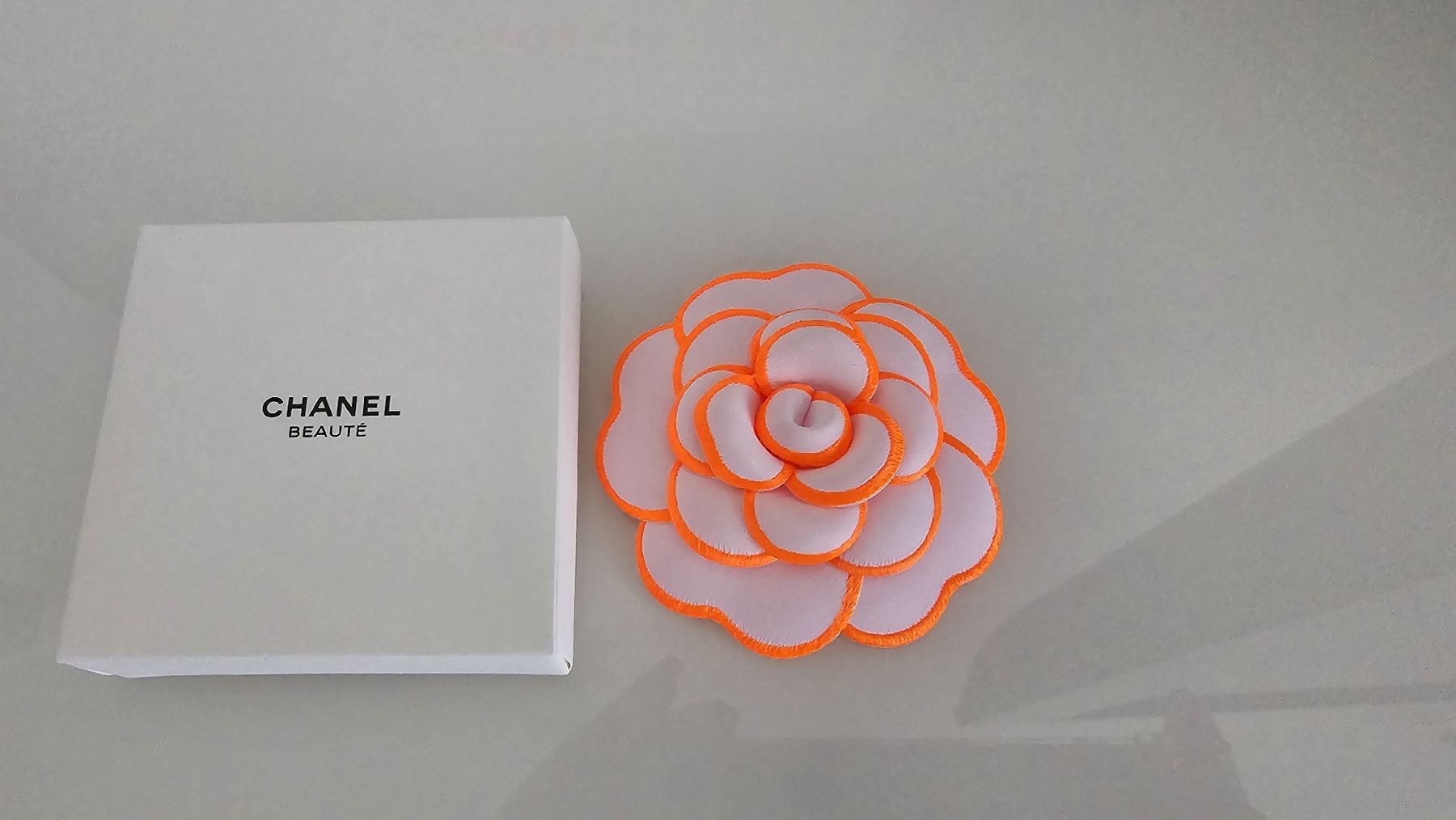 Chanel Parfums & Eau de Toilette: Chanel Kamelie – Neuf avec emballage d'origine à wallisellen par funkelsternchen5 1
