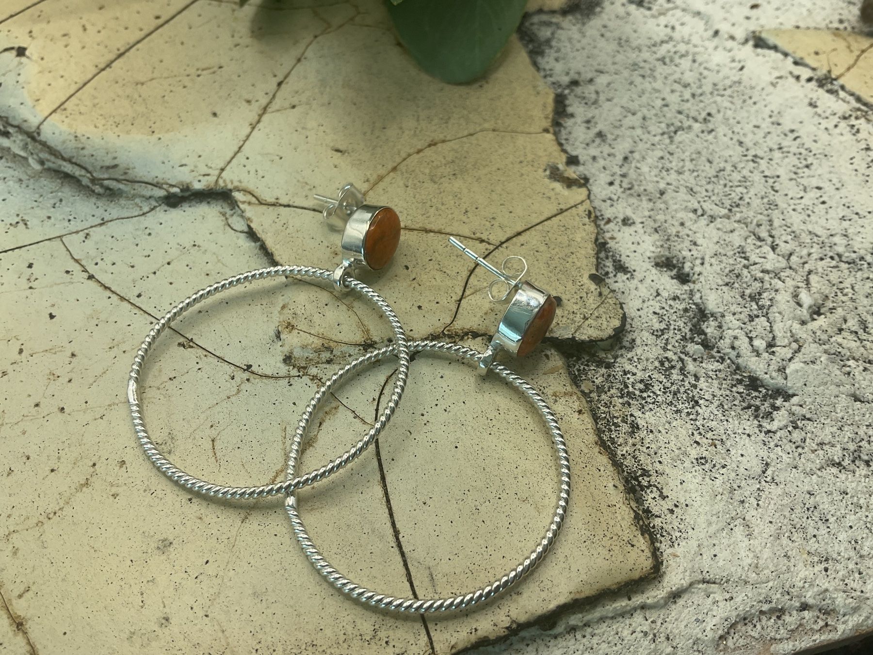 Orecchini pendenti & Orecchini a lobo: Ohrstecker Sterlingsilber mit Schaumkoralle – Nuovo (secondo la descrizione) da Luzern venduto da S.Kern01