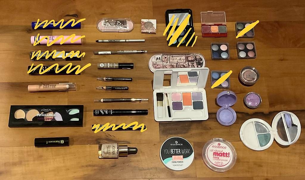 Make-up: Diverses Make-up/ Schminke: Liedschatten,Puder – Gebraucht aus Ellikon a d Thur von sar_l8sf