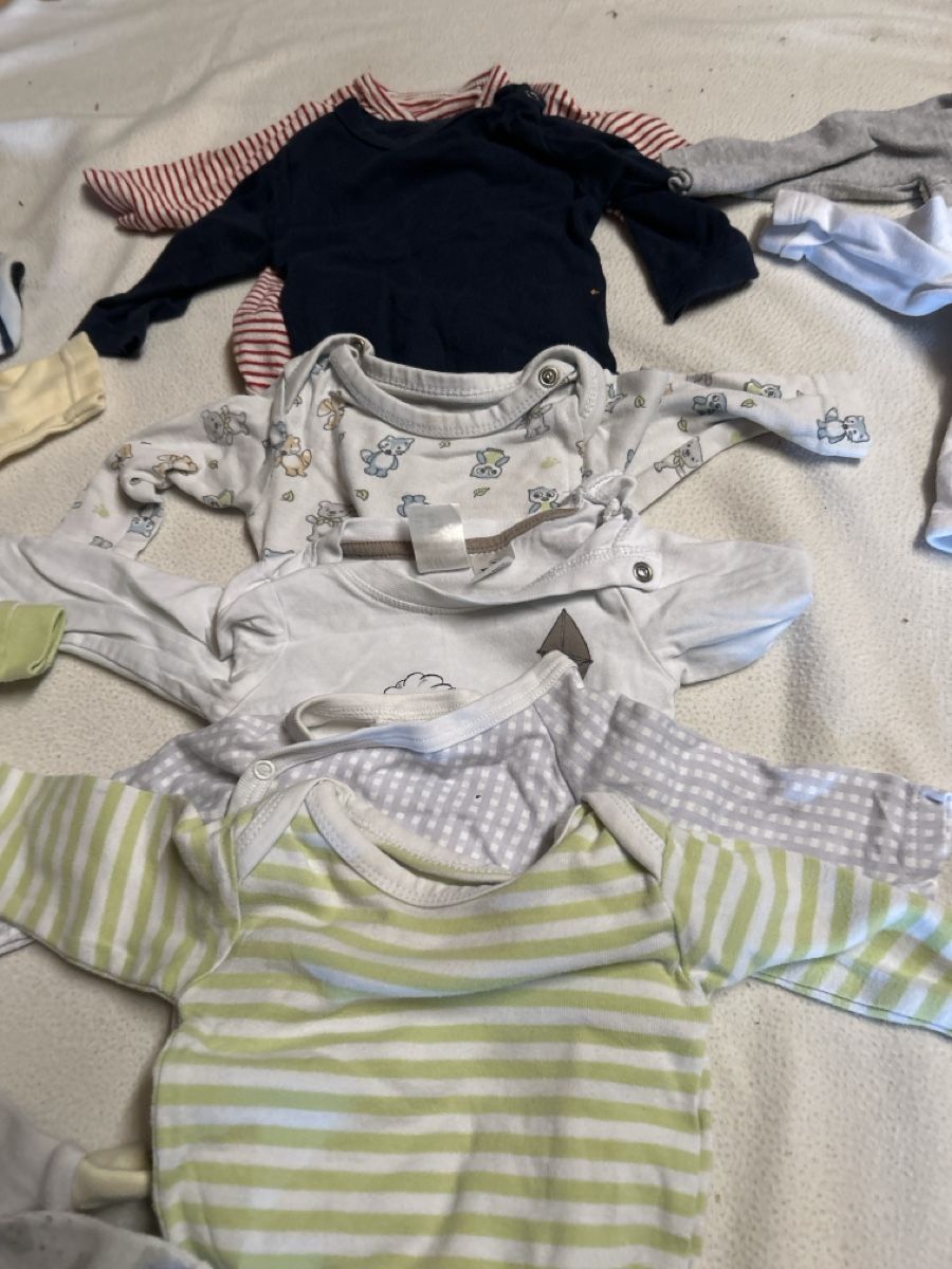 Kleiderpakete & -sets: Lots bébé 50-54 bébé.  – Gebraucht aus Tramelan von n.malkov 2