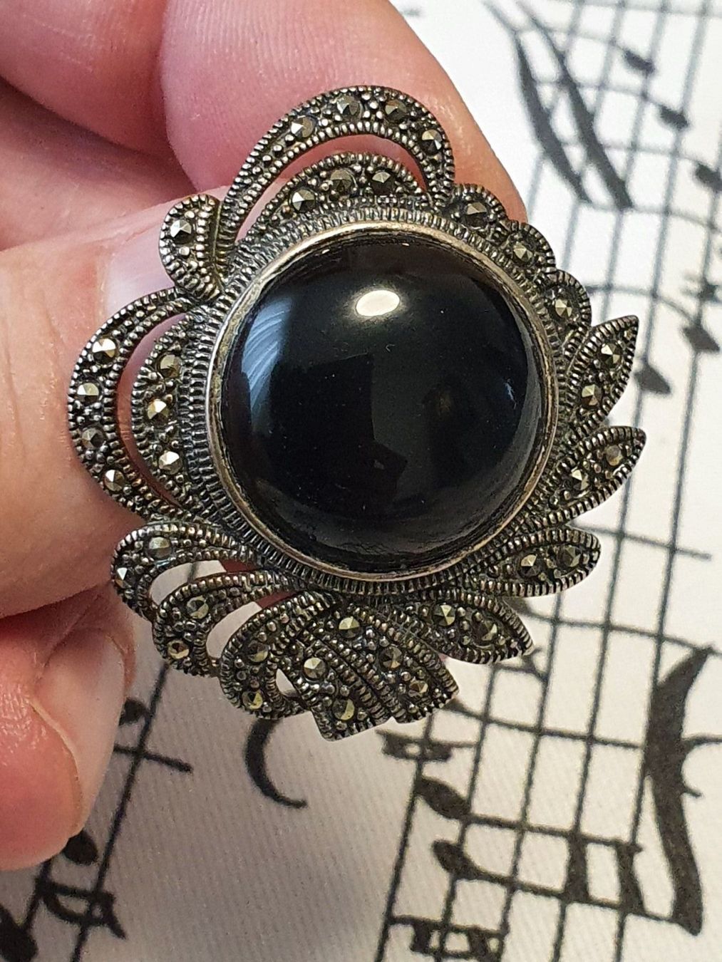 Spille & Fermagli: Onyx-Markasiten Brosche in 925er Silber – Usato da Wohlen AG venduto da palmsprings 3
