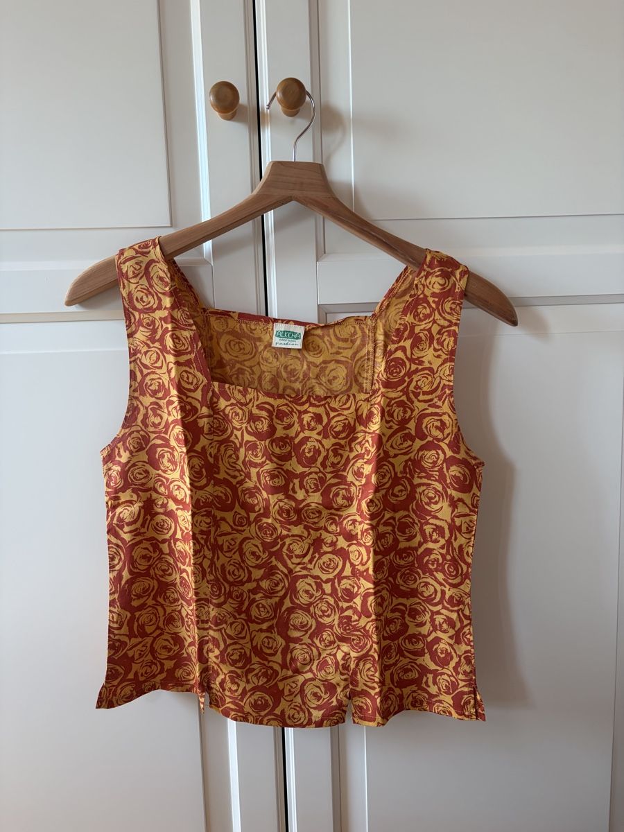 Top: Silk Elegant Top – Usato da St.Josefen venduto da lop_lh8d
