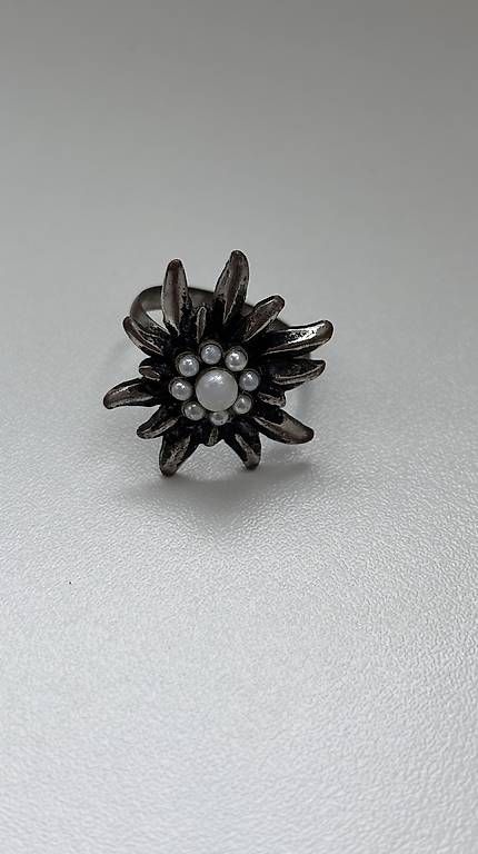 Anelli: Edelweiss Ring – Usato da Baden venduto da Chrisenft