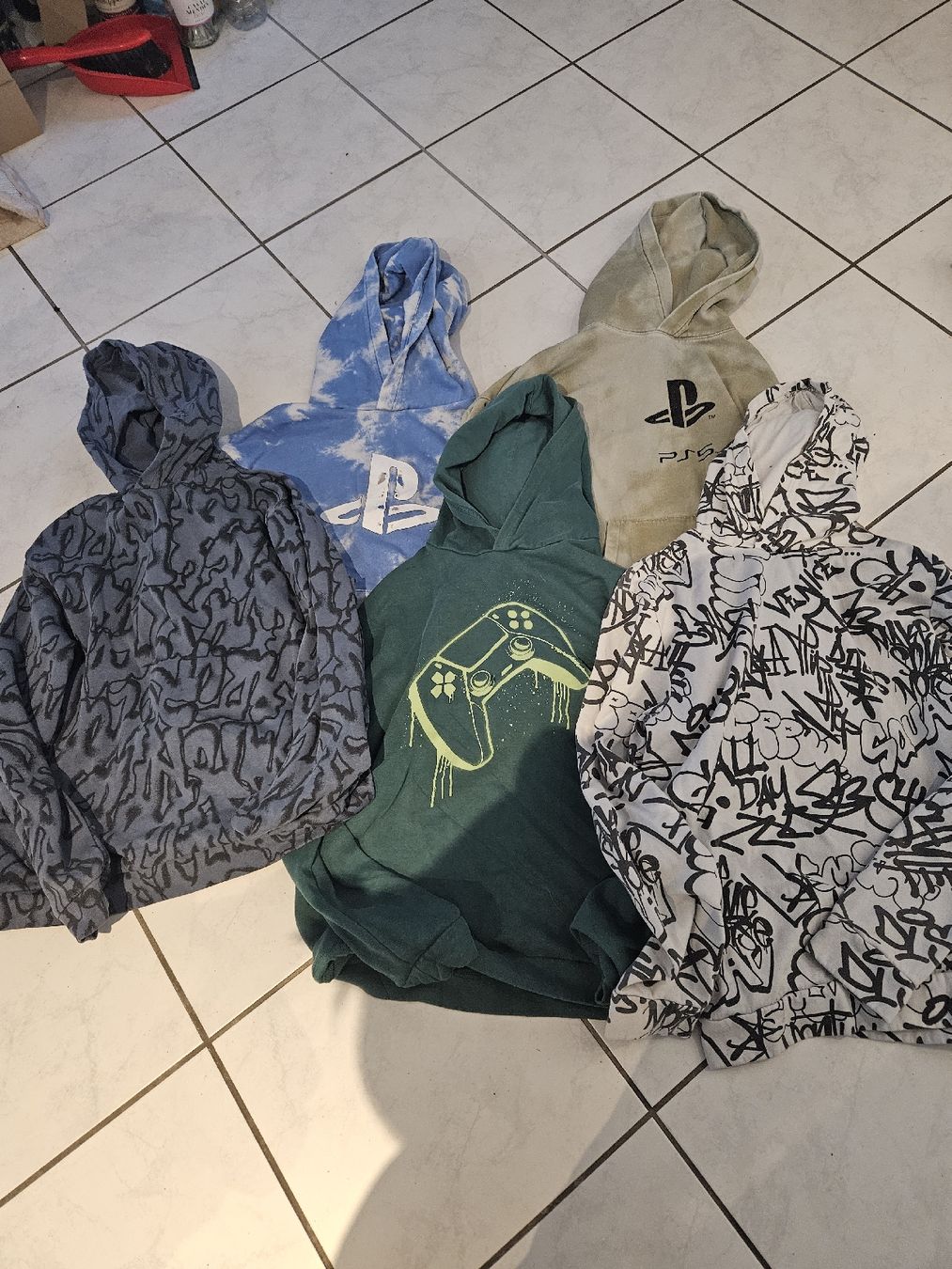 H&M Lotti & Set di vestiti: 5 Pullover als Set – Usato da Pfaffnau venduto da sim_6rqw