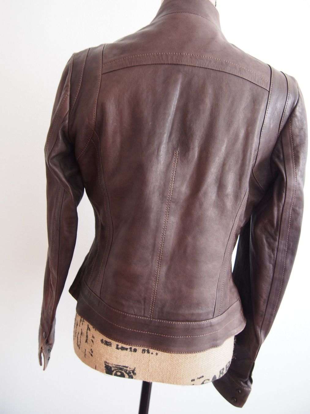 Marc Cain Giacche: MARCCAIN  Exklusive Jacke feinstes Lamm Nappa – Usato da Stäfa venduto da meridianum 4