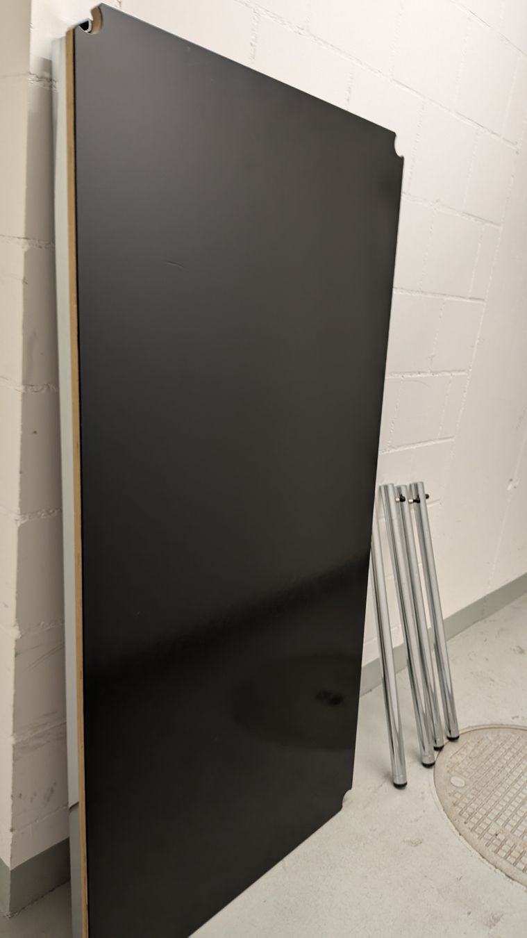 Scrivanie: USM Tisch schwarz 75cm x 150cm – Usato da Wabern venduto da Yes68 1