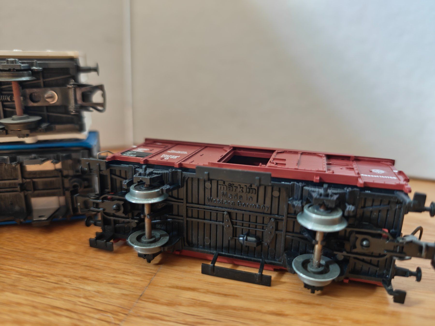 Märklin Modelleisenbahnen: 5 H0 Güterwagen, defekt – Gebraucht aus Bern von JGBahn 7