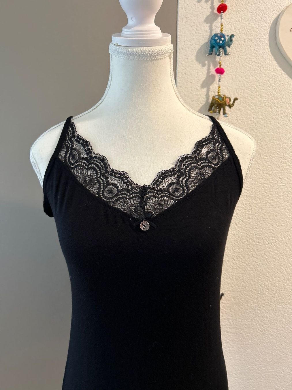 Top: Spaghettiträger-Top schwarz mit Spitze – Usato da Brunnen venduto da Nala2929 2