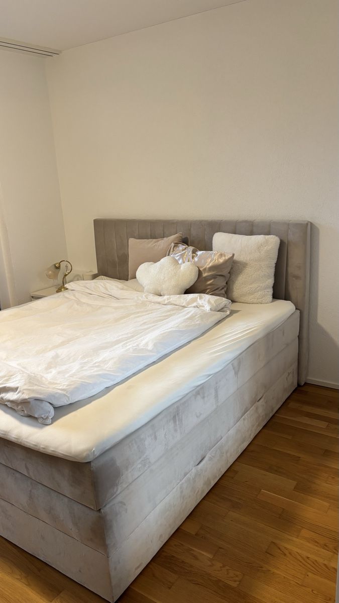 Mömax Betten: Boxspringbett – Gebraucht aus Basel von Lorena.mb