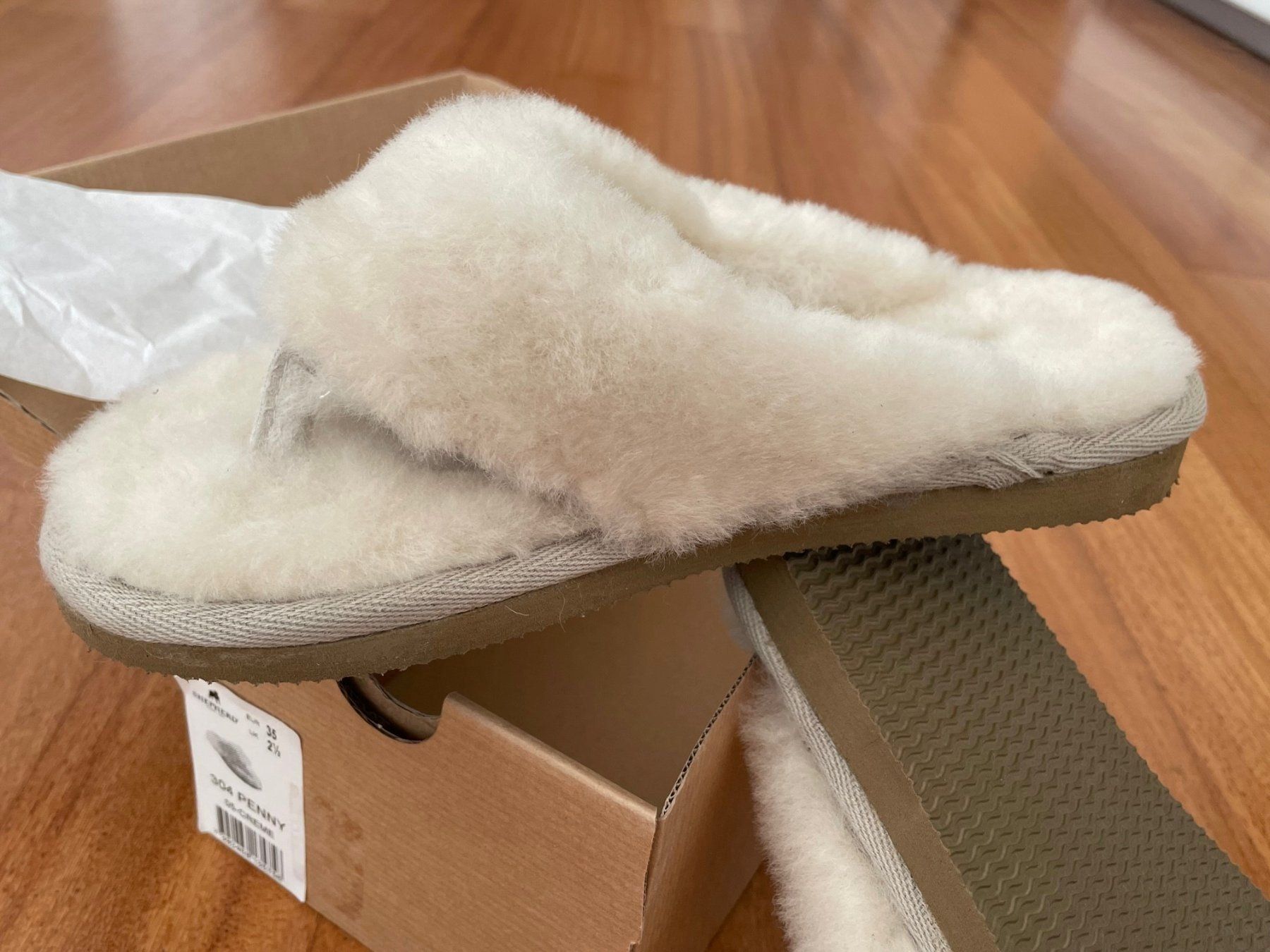 Scarpe per ragazze: Warme Hausschuhe GR 35 – Nuovo e nell'imballaggio originale da Langnau am Albis venduto da Judithsebi 2
