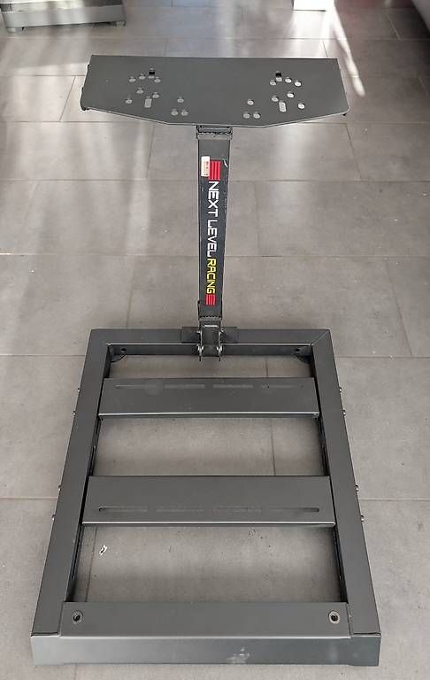 Altro in Decorazioni & Accessori: Next Level Racing Wheel Stand Racer – Usato da Bonau venduto da Patrick_L.