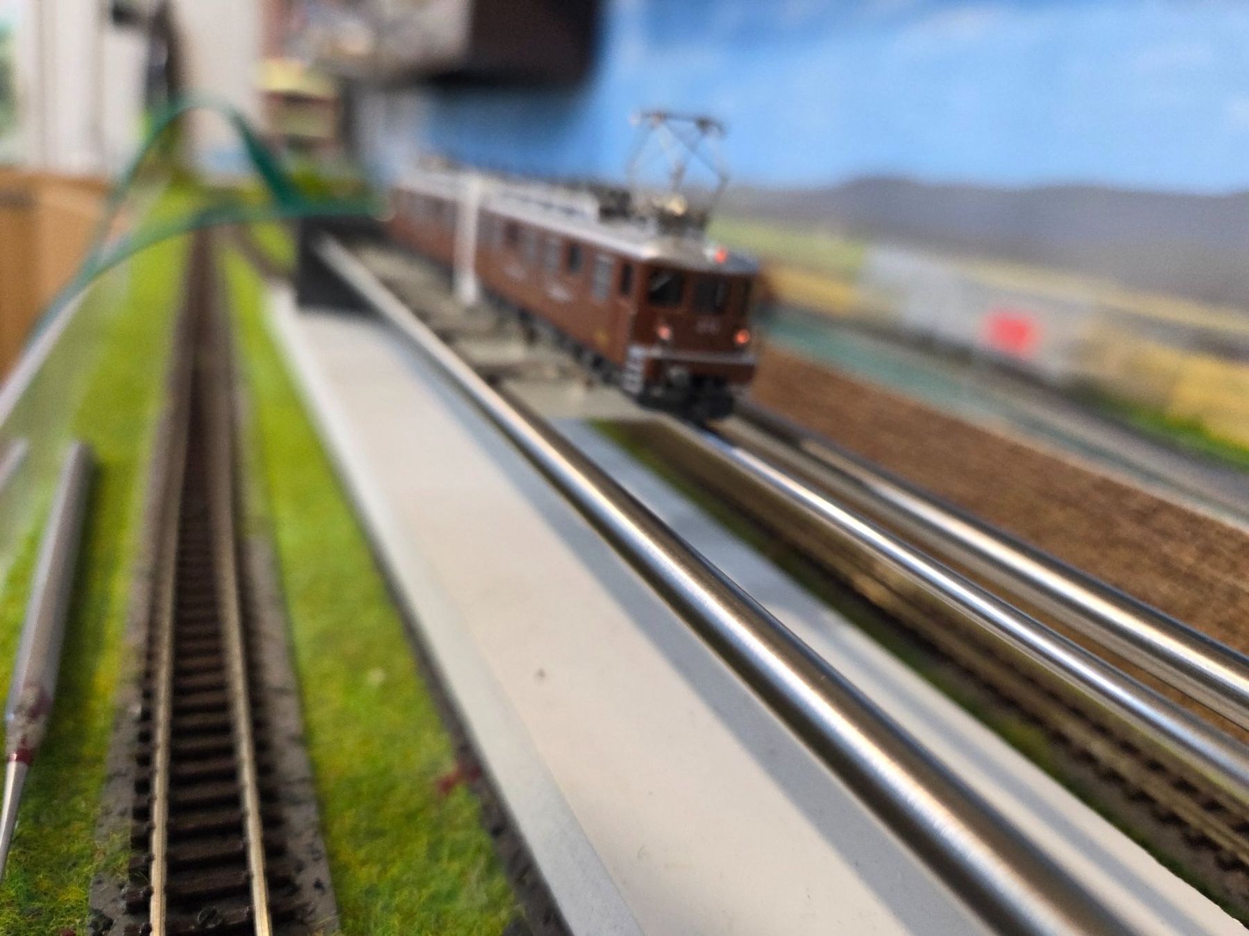 Hobbytrain Modellini di ferrovie: BLS Ae 8/8 – Usato da Arni AG venduto da bruno1951 7