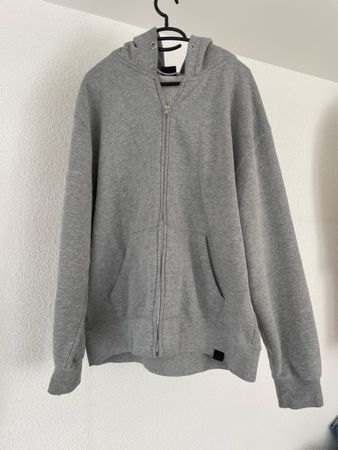 Grauer Kapuzenpullover, Grösse XL