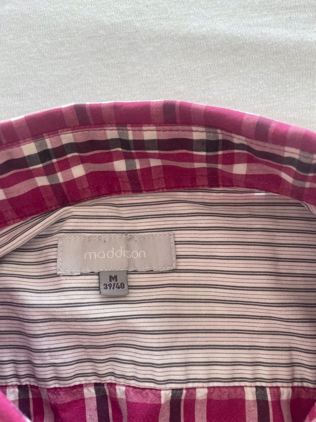 Maddison Camicie: Chemise Maddison taille M/Maddison Hemd Grosse M – Usato da Villeneuve VD venduto da vin_7zm6 1