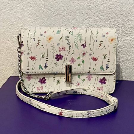 Tasche weiss mit Blumen neuwertig