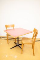 Eames-Contract-Tisch