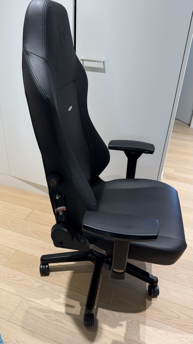 Noblechairs Sedie: Noblechair HERO - Black edition – Usato da Luzern venduto da EmmentalerOG 3