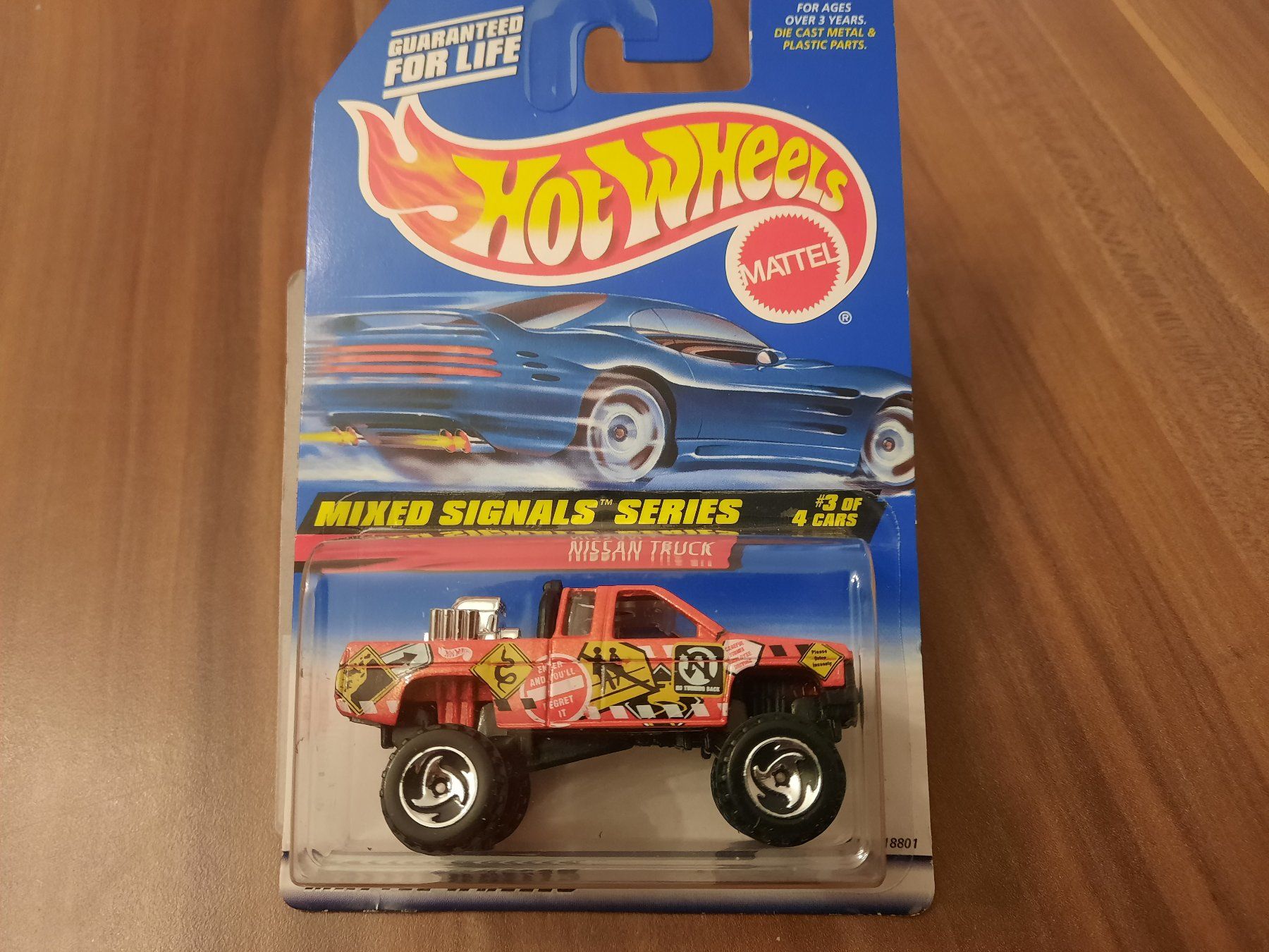 Hot Wheels Modellini d'auto: Nissan Truck – Nuovo e nell'imballaggio originale da Wiedlisbach venduto da Pontiacman93