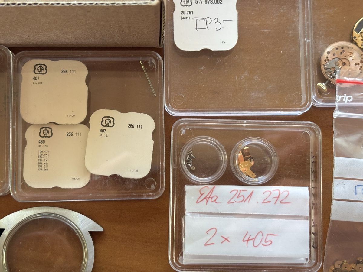 Orologi: Lot Uhrenteile – Nuovo (secondo la descrizione) da Rüti b. Büren venduto da CenicAG 5