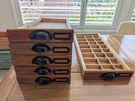 Wunderschönes Set aus 6 Vintage-Holzschubladen
