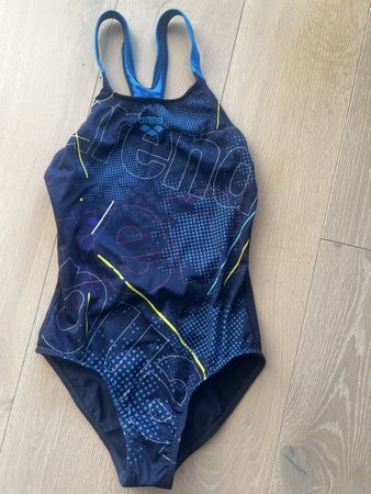 Arena Mädchen-Badeanzug „Galactic Pro Back“, Größe 134, blau