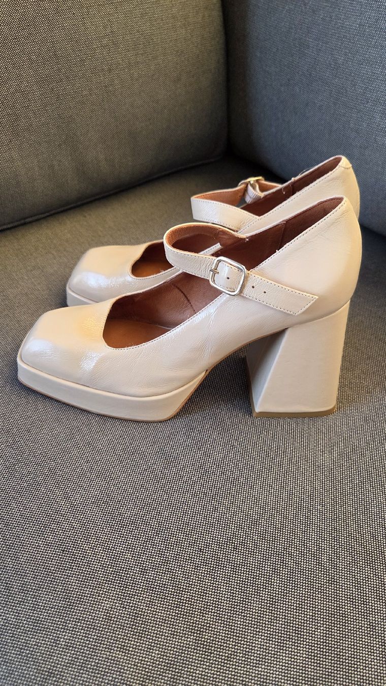 Scarpe da donna: Angel Alarcon Pumps Gr. 37 – Nuovo (secondo la descrizione) da Kreuzlingen venduto da MeinKleinesAtelier 1