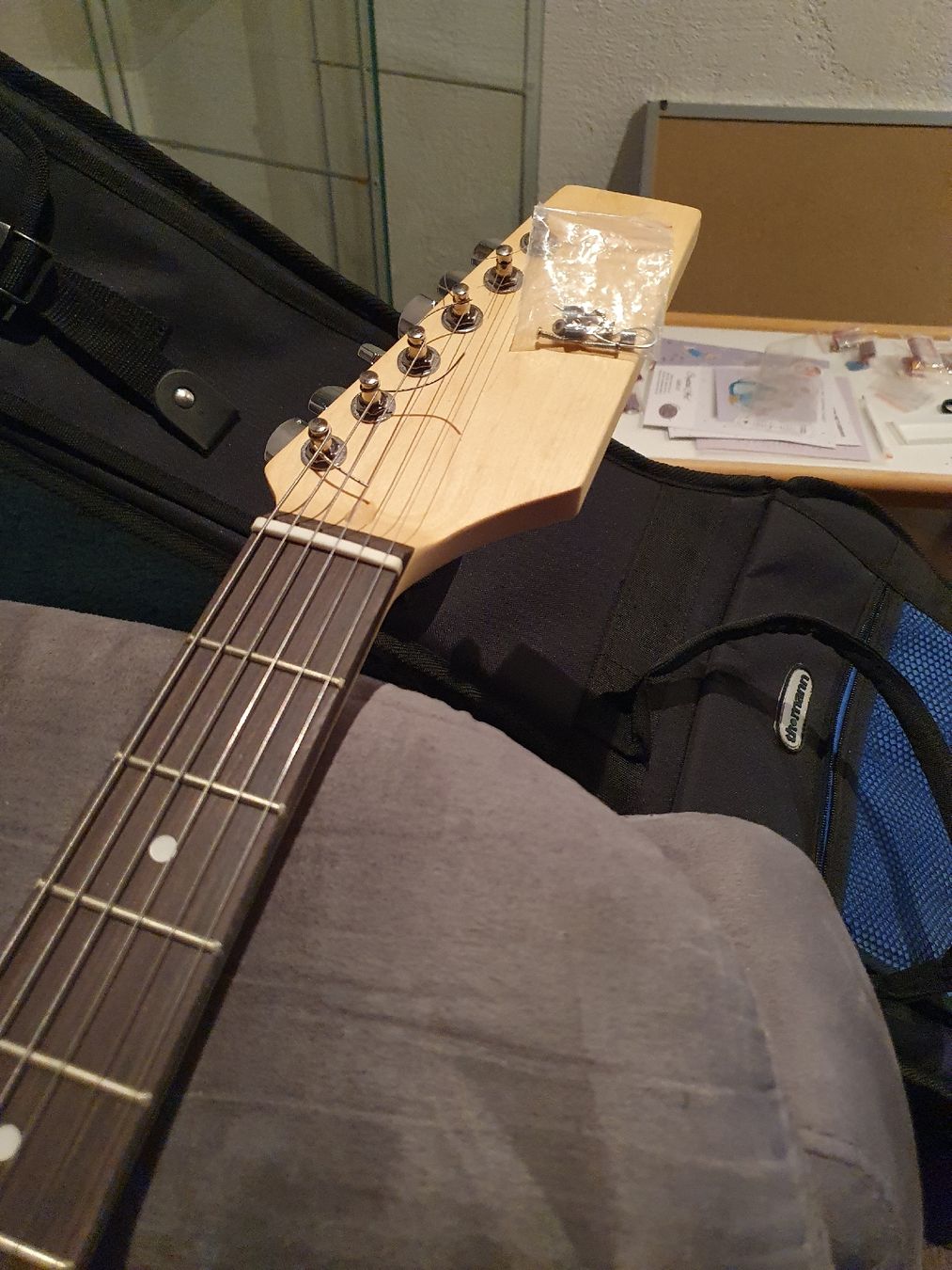 Strumenti musicali: schöne gitare aus Holz – Usato da Erlinsbach SO venduto da pts_6v5d 3