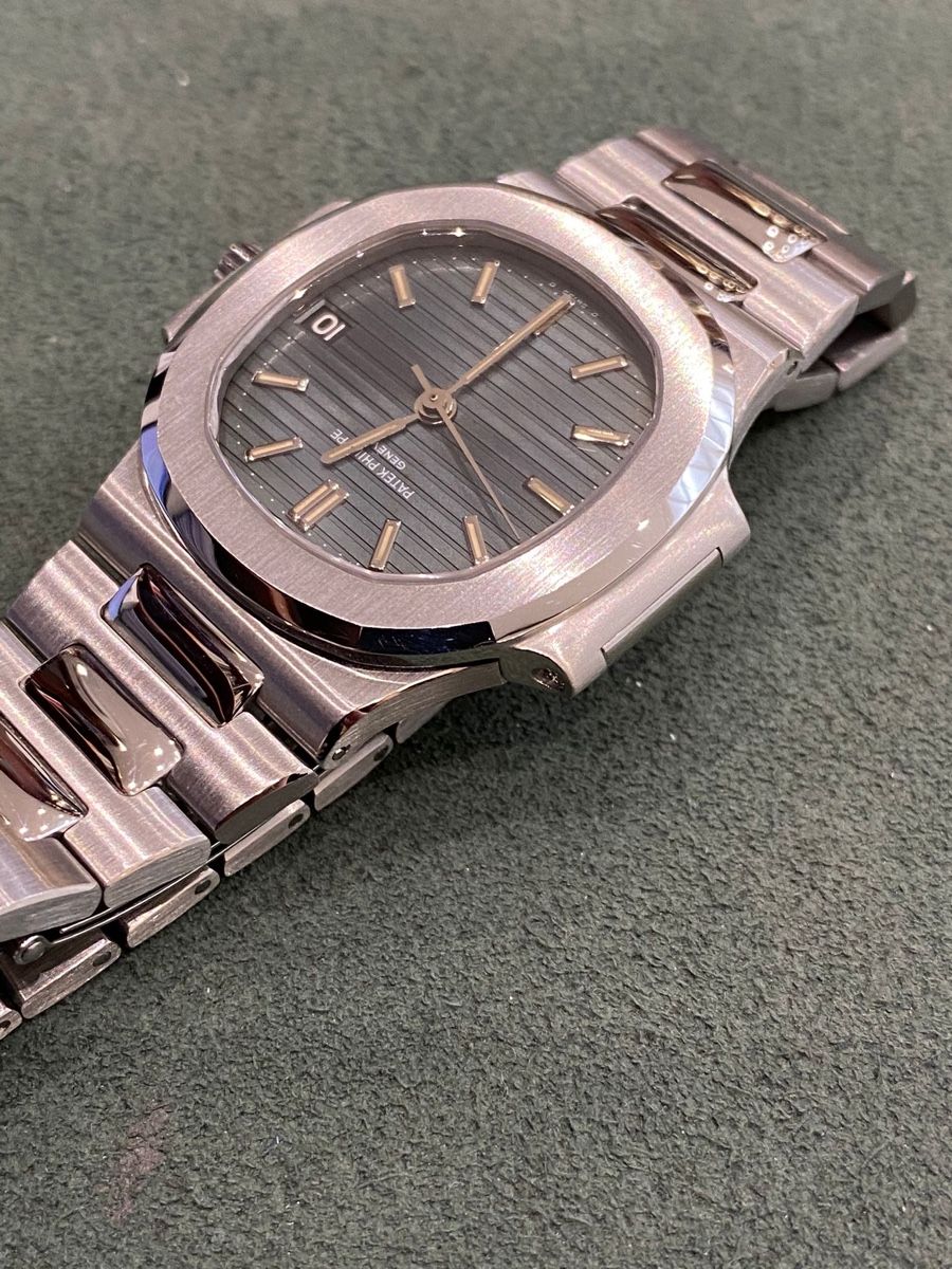 Patek Philippe Orologi: Patek Nautilus 3800 mit seltenes Anthrazit Zifferblatt – Usato da Pfäffikon SZ venduto da StanleyCup 4