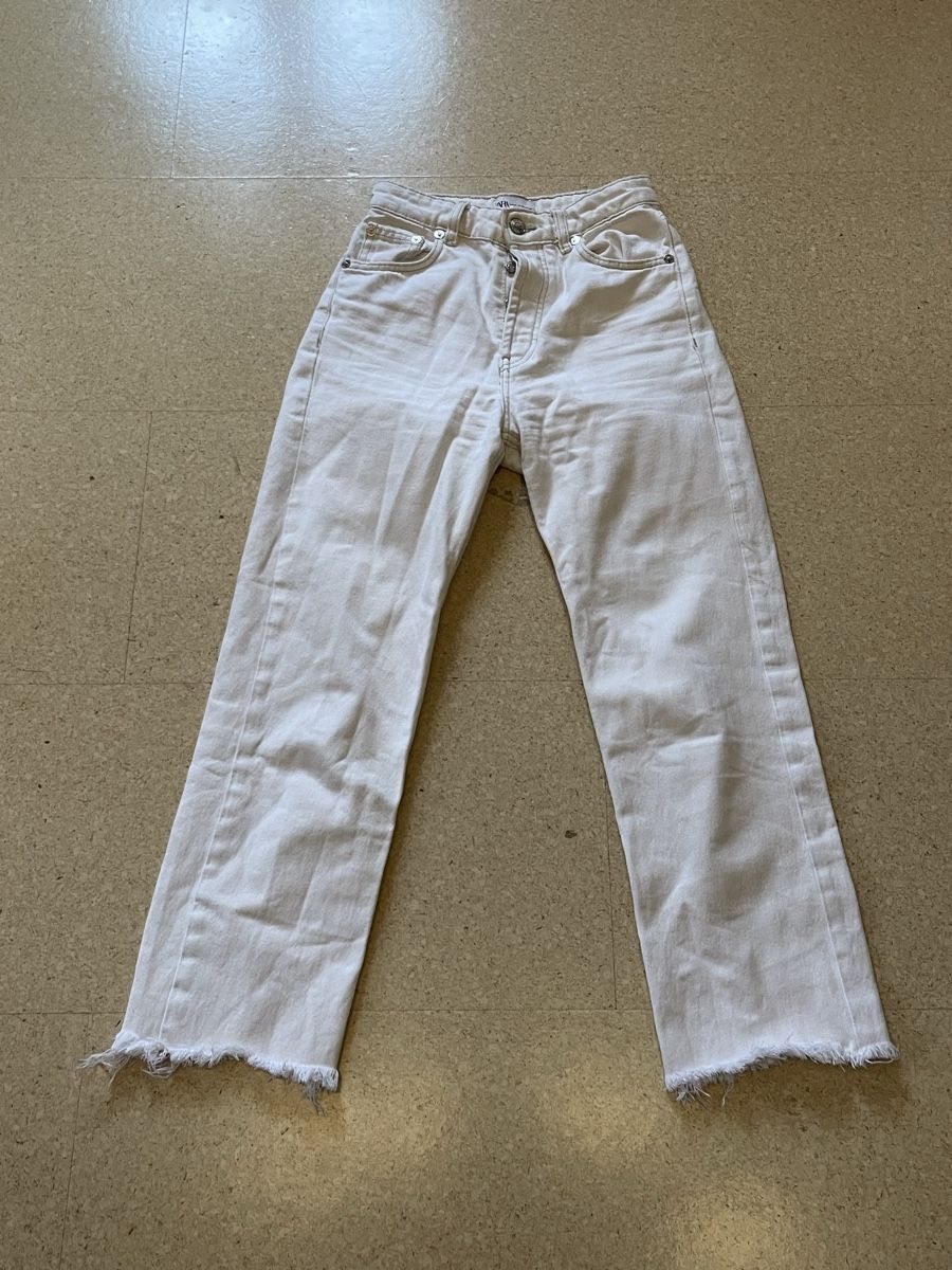 Zara Pantaloni: Zara creme farbene Jeans Grösse XS – Nuovo (secondo la descrizione) da Neuheim venduto da fab_7m2f