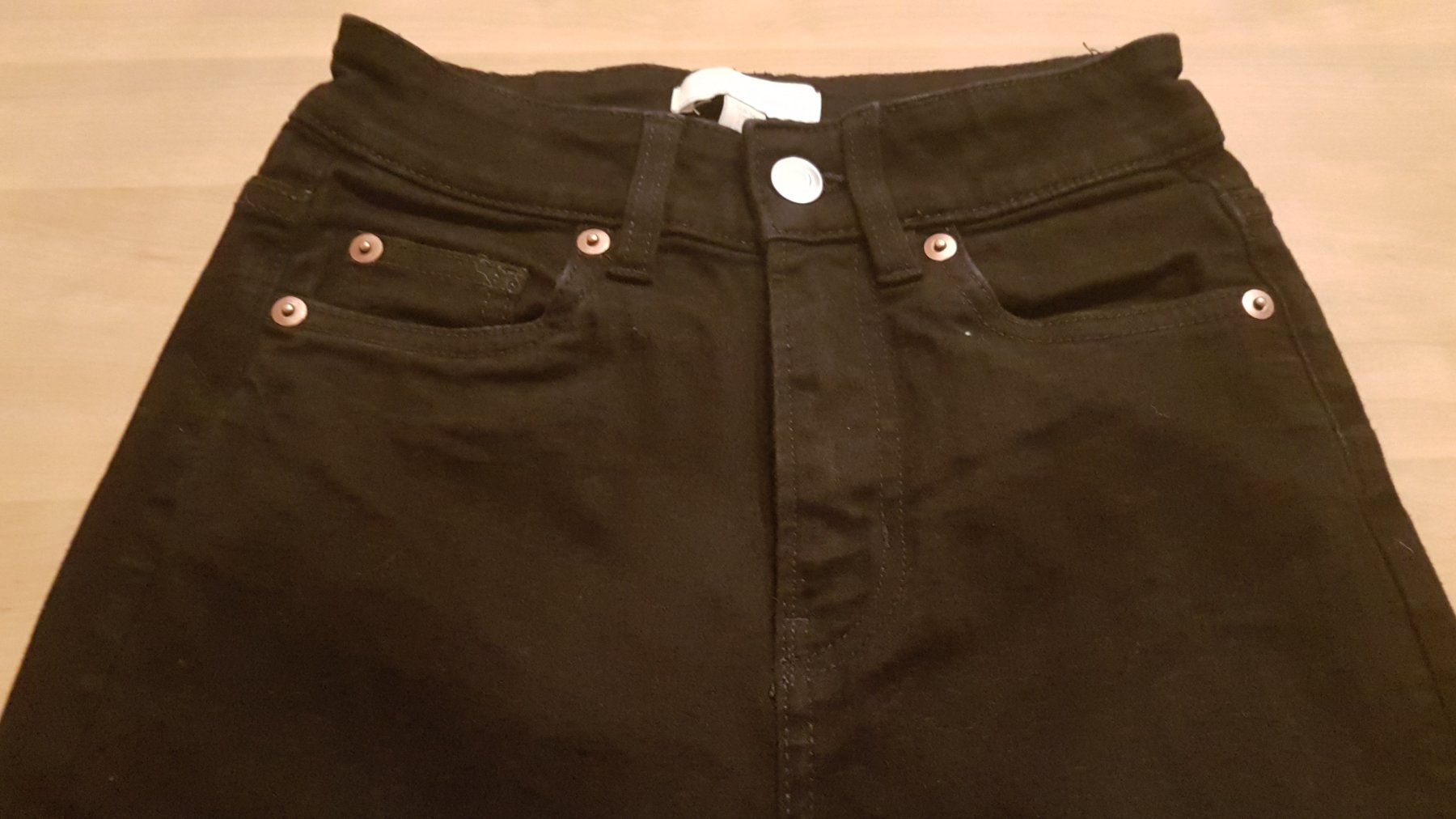 H&M Pantaloni: Pantalon noir taille 34 marque H&M – Usato da Villiers venduto da san_jn5w 1