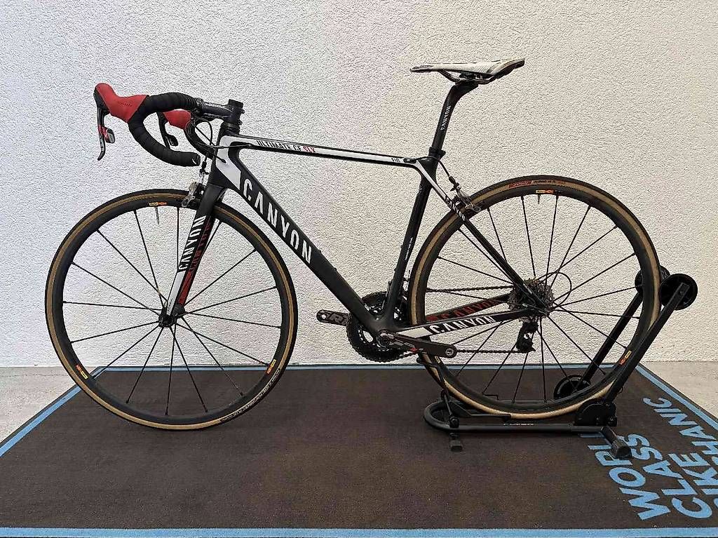 Vélos: Canyon Ultimate CF SLX Occasion – D'occasion à Bévilard par Palouette 2
