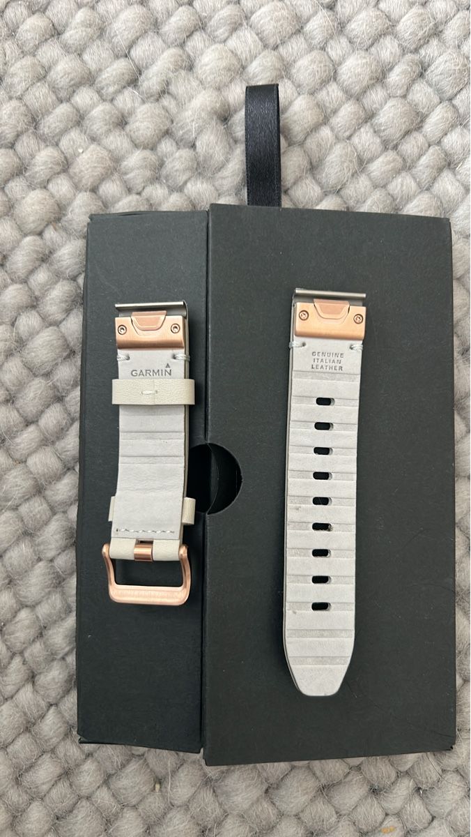 Garmin Orologi: Garmin Armband Leder Beige/RosegoldSchnellwechsel NEU – Nuovo e nell'imballaggio originale da Jenins venduto da Pocahontas013