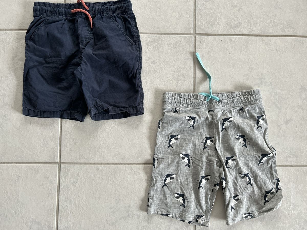 Pantaloni: Hose / Shorts Gr 110/116 – Usato da Lostorf venduto da Venice16