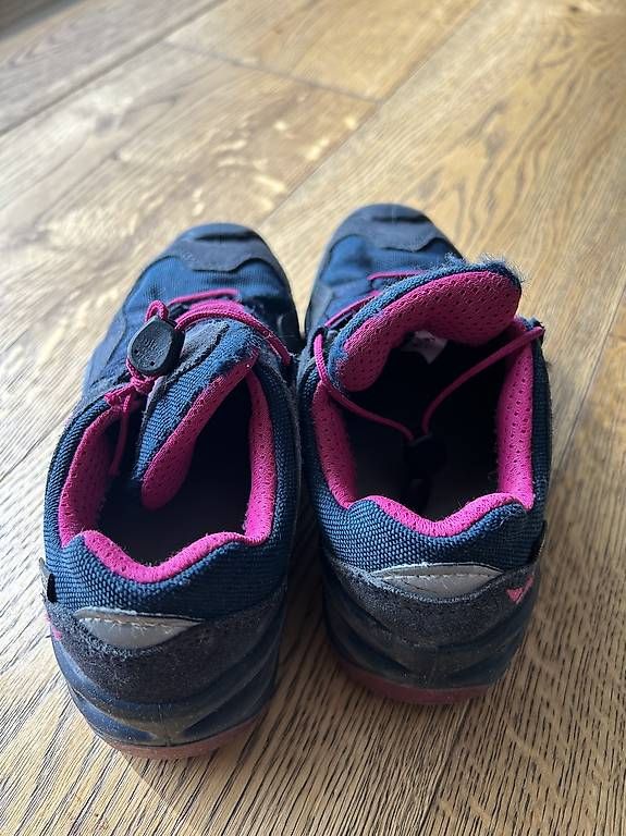 Scarpe per ragazzi: Wanderschuhe für Kinder, Gr.31 – Usato da Egnach venduto da Theblackcrow 2